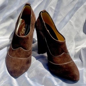 Tod’s Brown Suede Ankle Booties